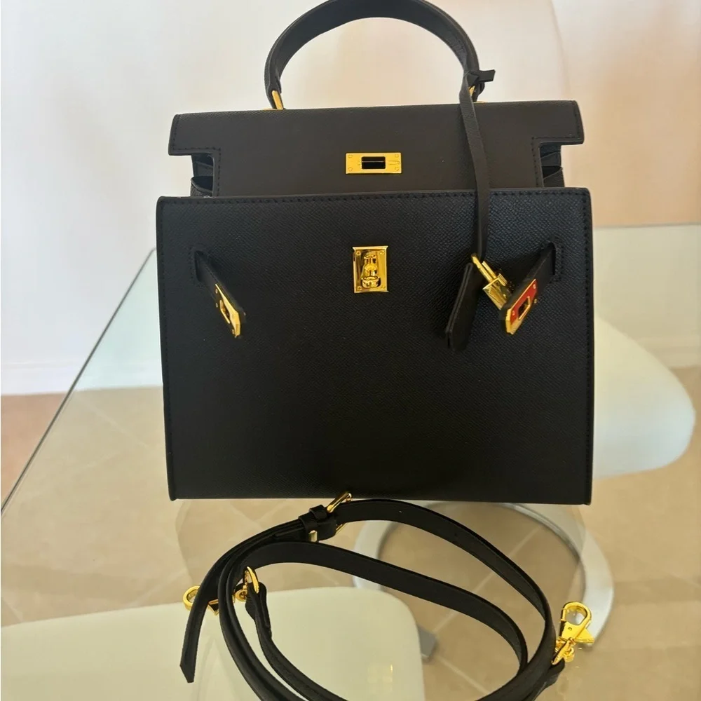 Elegant Black Handbag Vegan Very Durable.